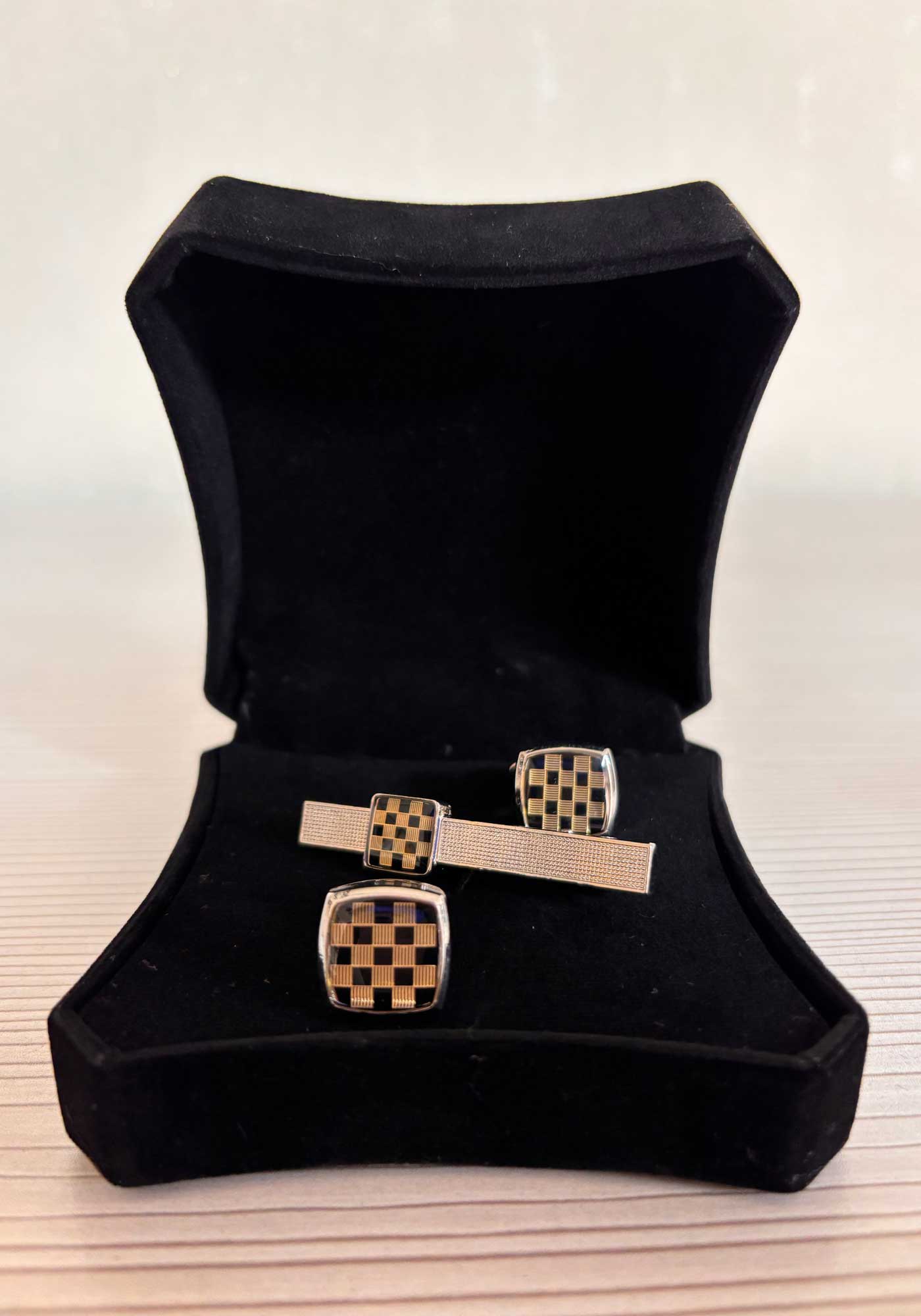 ست دکمه سردست و گیره کد D11