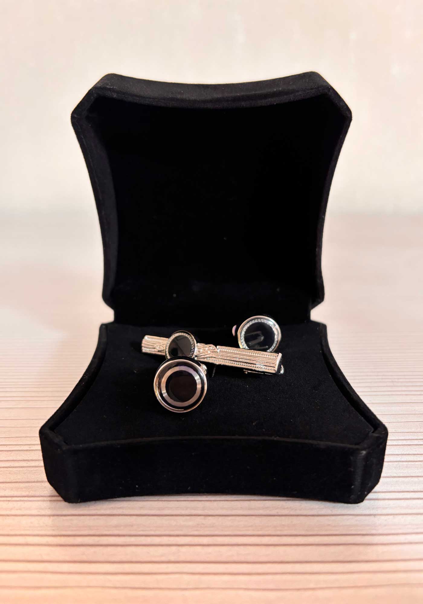 ست دکمه سردست و گیره کد D15