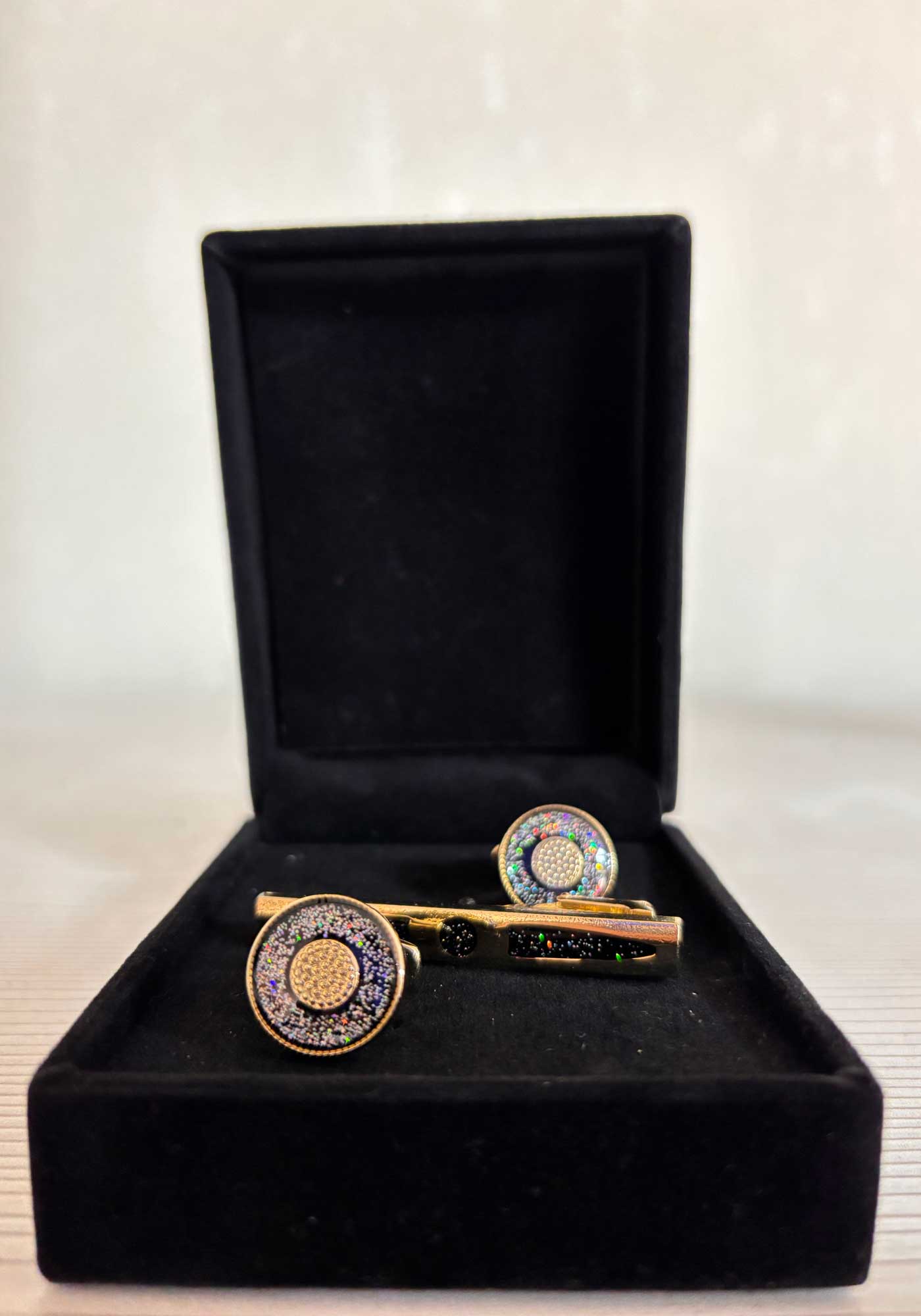 ست دکمه سردست و گیره کد D17