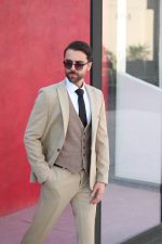 کت‌وشلوار کرم روشن مردانه در استایل اداری