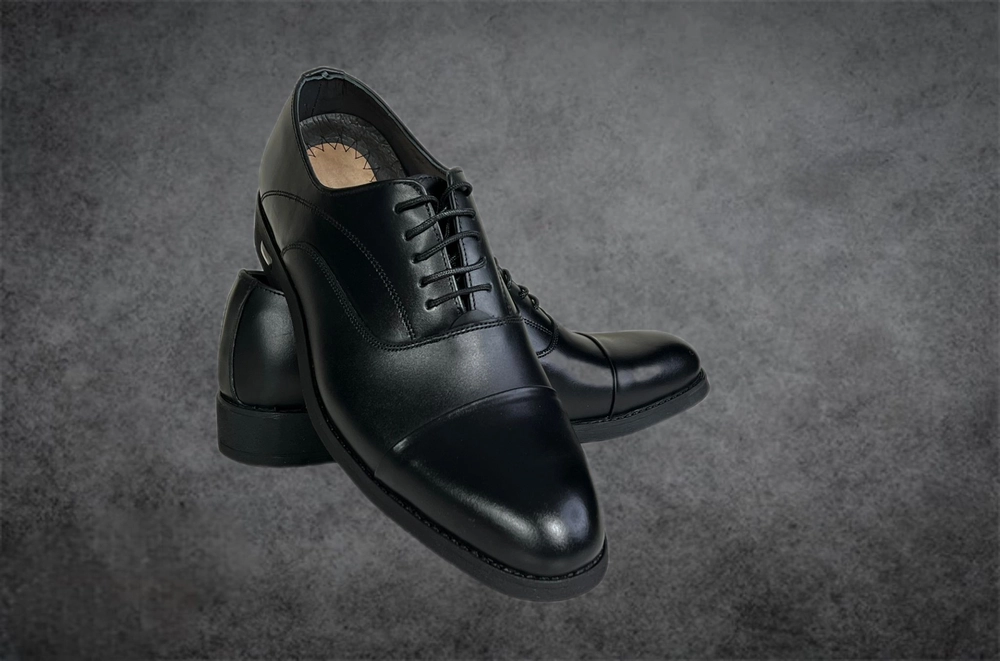 ساعتی ساده چرم