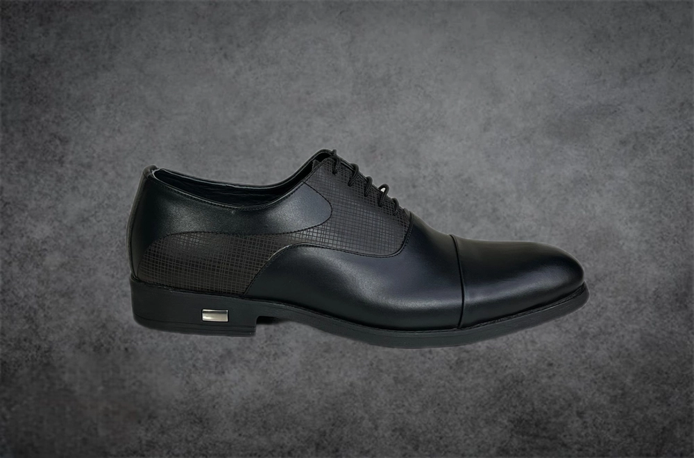 ساعتی طرح‌دار چرم