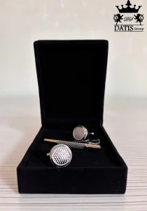 ۵ اشتباه رایج در پوشیدن کت و شلوار مردانه و راهنمای اصلاح آنها