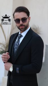 راهنمای انتخاب پارچه مناسب کت و شلوار برای فصول مختلف